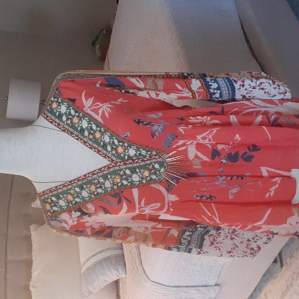 Beautiful Anthropologie Blouse-Like New